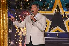 117: HoorayHollywood-117