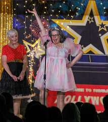261: HoorayHollywood-261